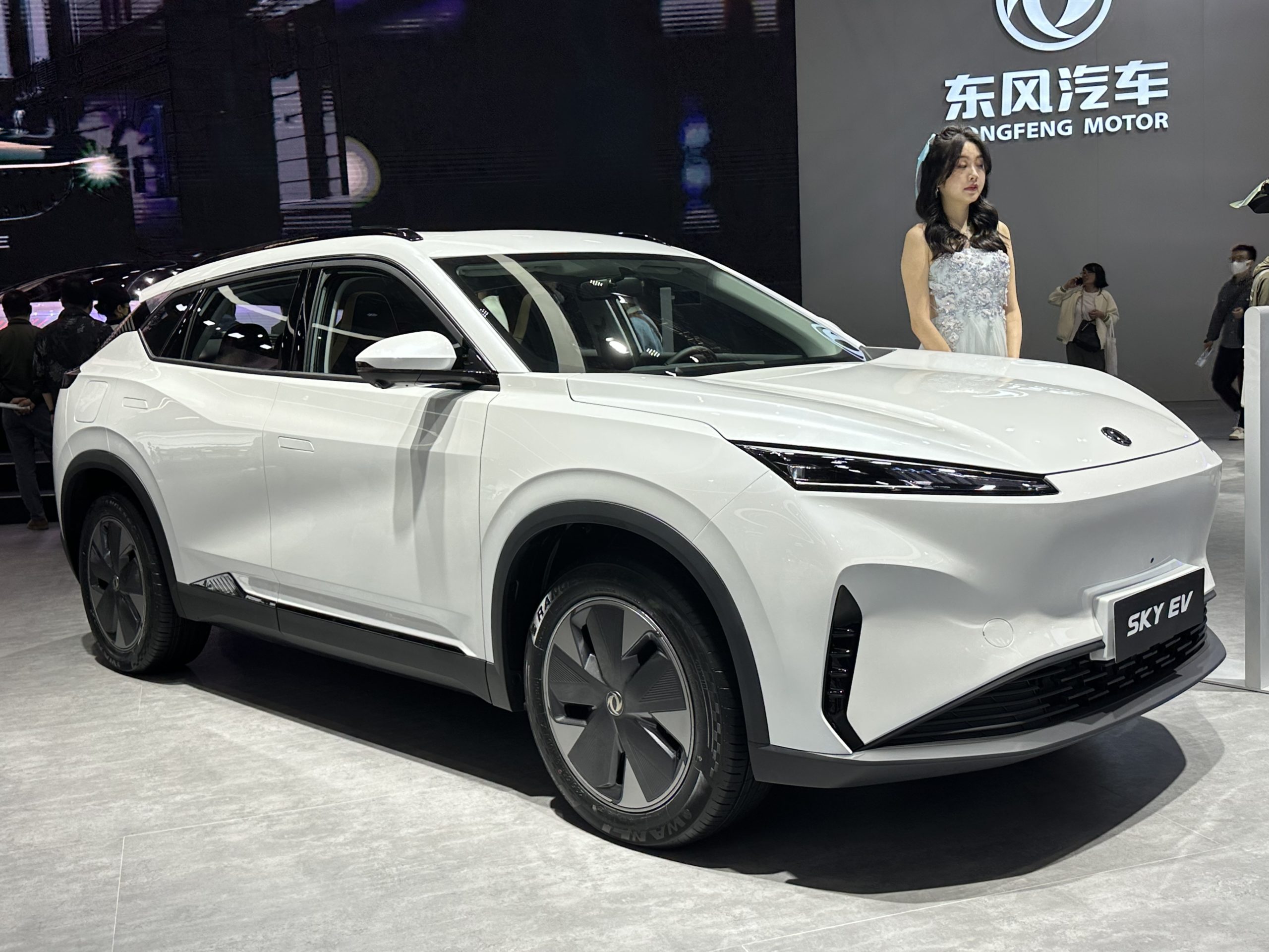 Dongfeng Aeolus Sky EV01